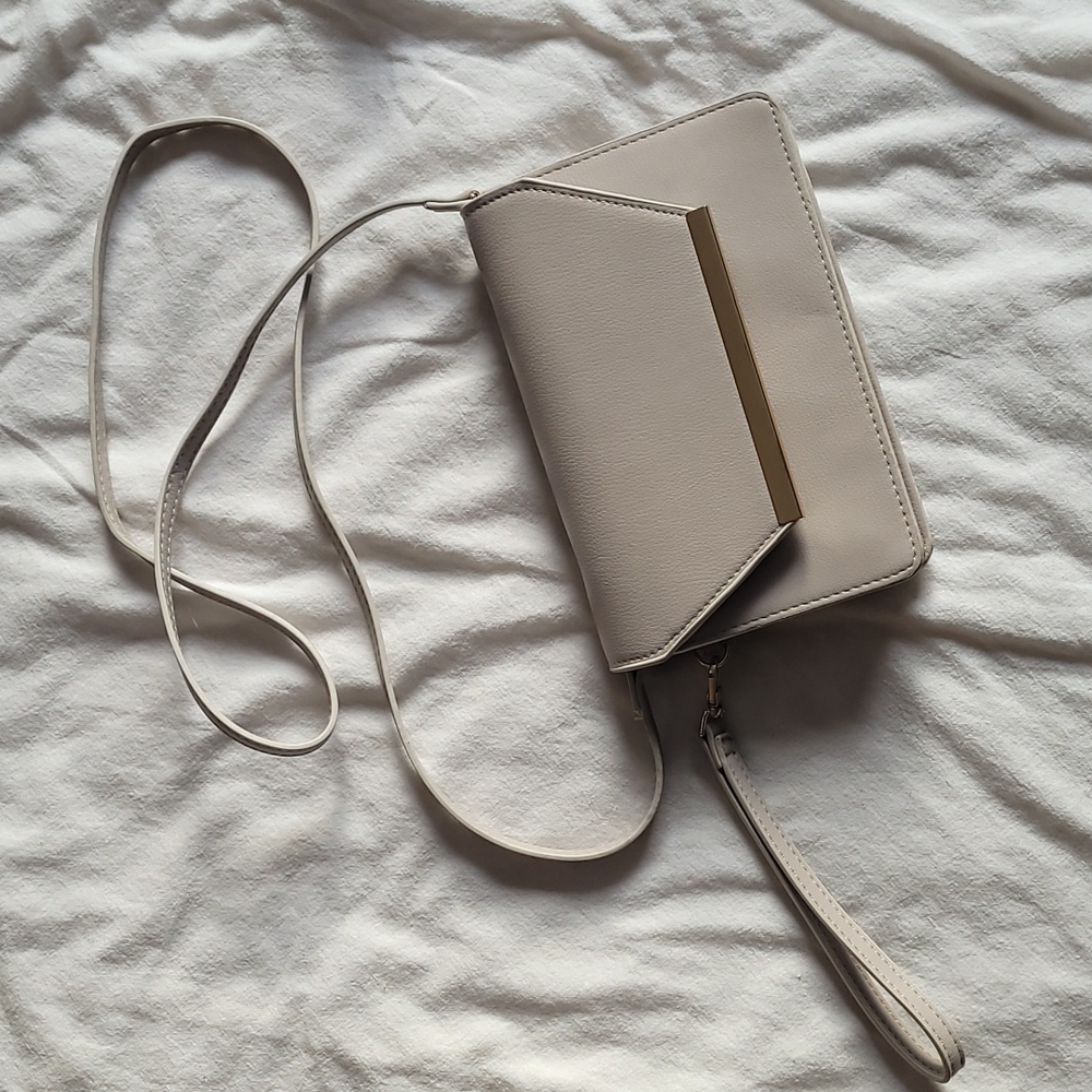Convertible clutch / purse / shoulder bag